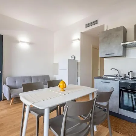 דירה Loft Mare Seafront Modern בארי