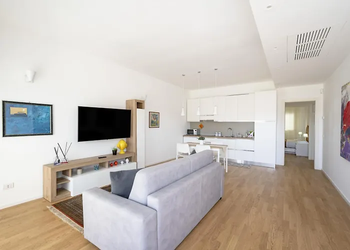 Loft Mare Seafront Modern בארי