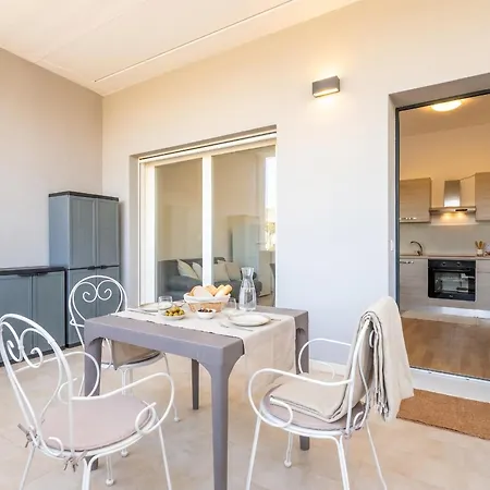 Loft Mare Seafront Modern Apartament *